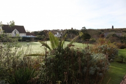 Rottingdean Kiplingův dům - v zahradách je místo i na kroketové hřiště