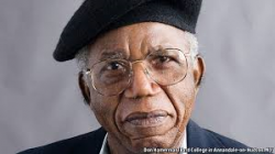 CHINUA ACHEBE