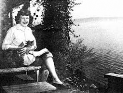 MacDonaldová, Betty